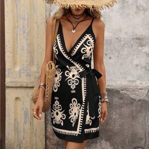 Resort Black & Cream Wrap Dress Med